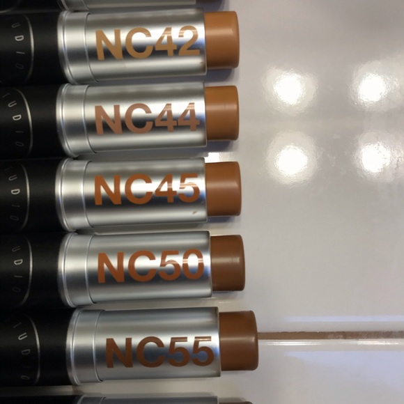 🔥MAC Studio Fix Soft Matte Foundation only 3 left - Picture 2 of 6